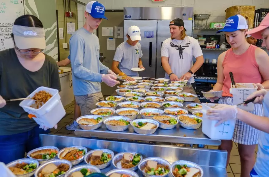 how to eat healthy in college