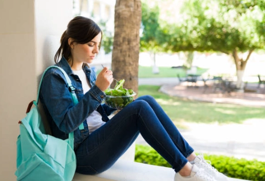 how to eat healthy in college