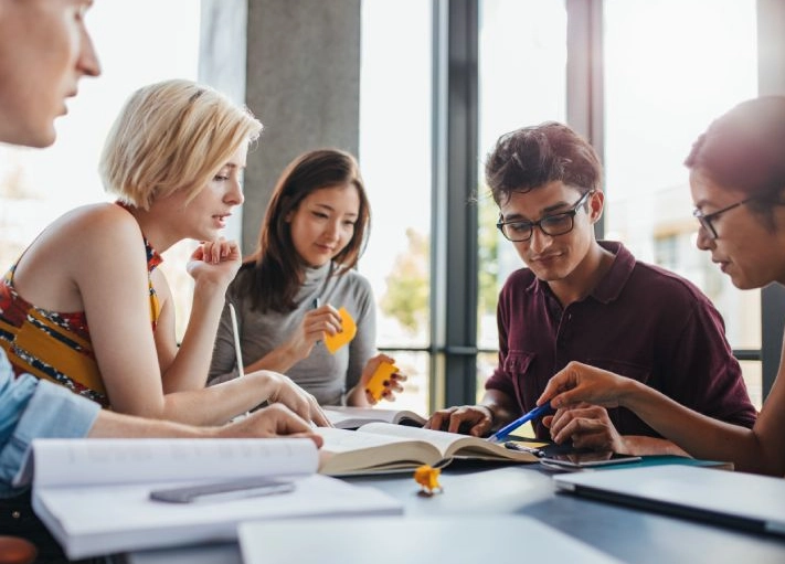 college vs university