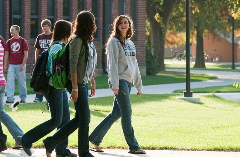 how to schedule a college tour