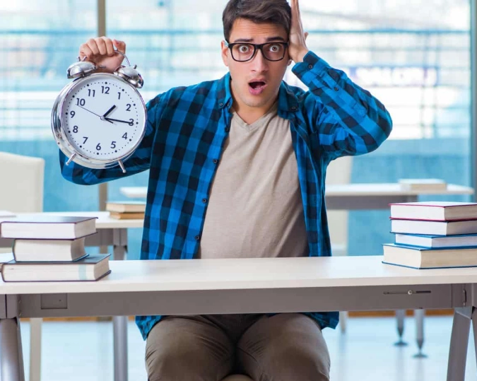 how to manage time in college